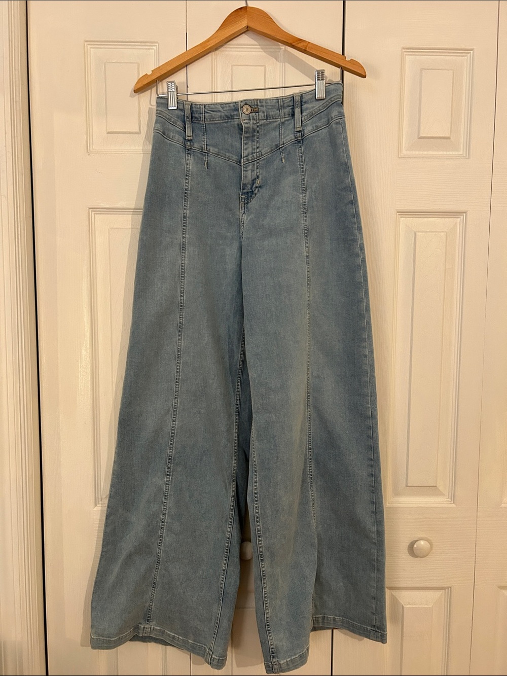 NWOT We The Free Wide Leg High-Rise Women’s Jeans in Light Blue Denim sz 28